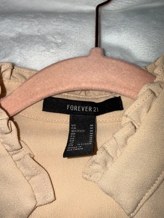 Forever 21 Nude Beigey Cutout Ruffle-Trim Long Sleeve Crop Top - Picture 6 of 6